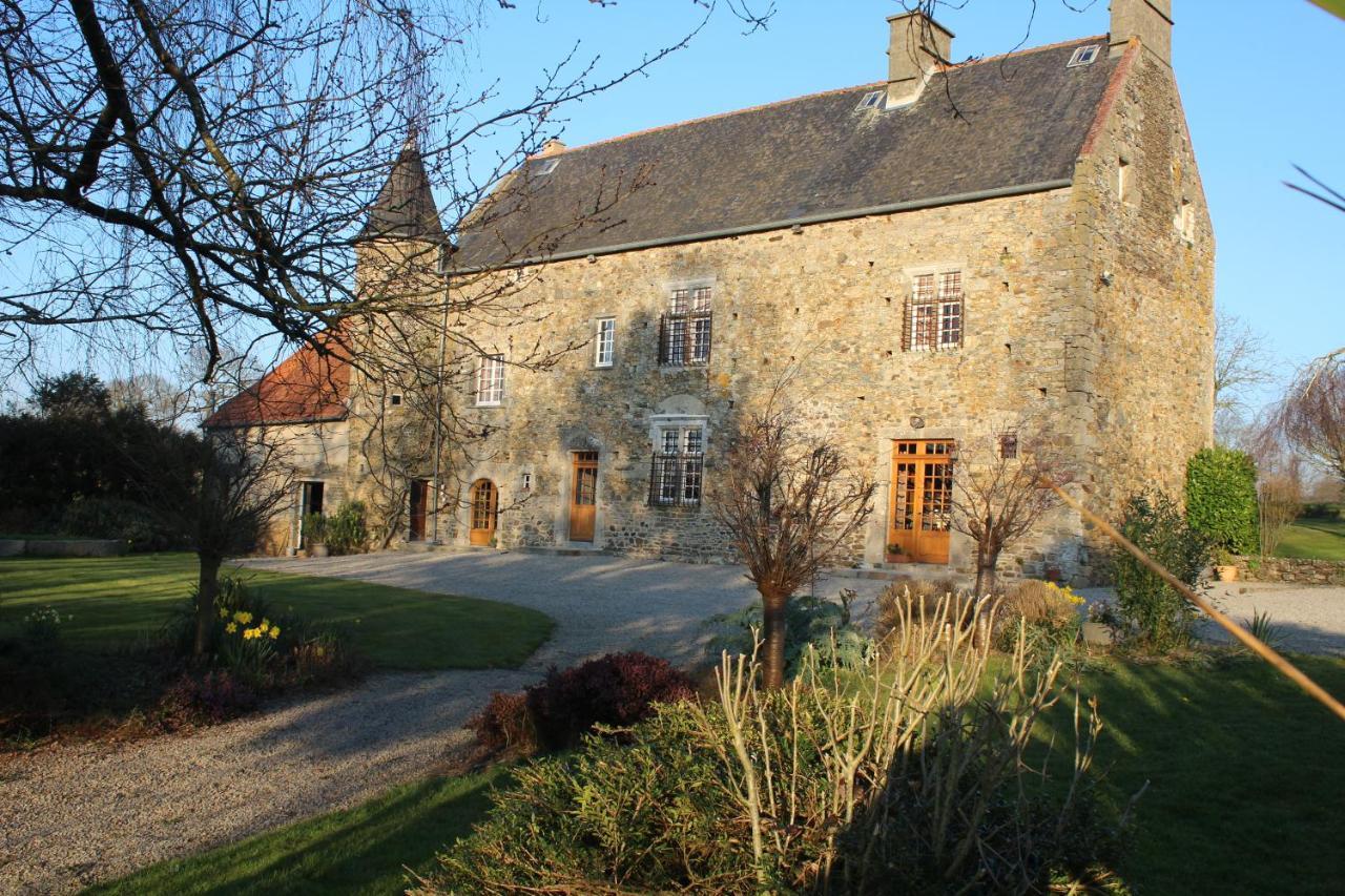 former Sunan airport Manoir De La Ventiniere Bed & Breakfast エクステリア 写真
