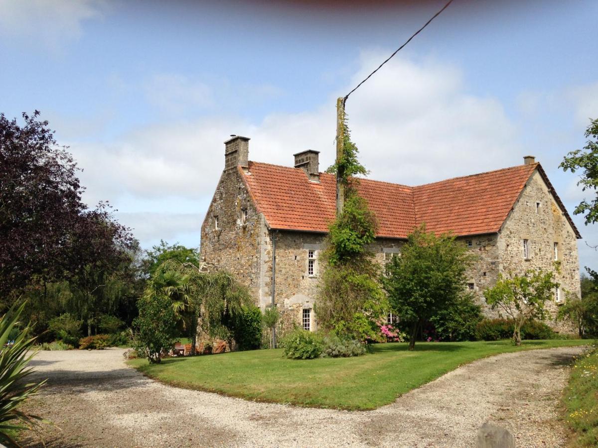 former Sunan airport Manoir De La Ventiniere Bed & Breakfast エクステリア 写真