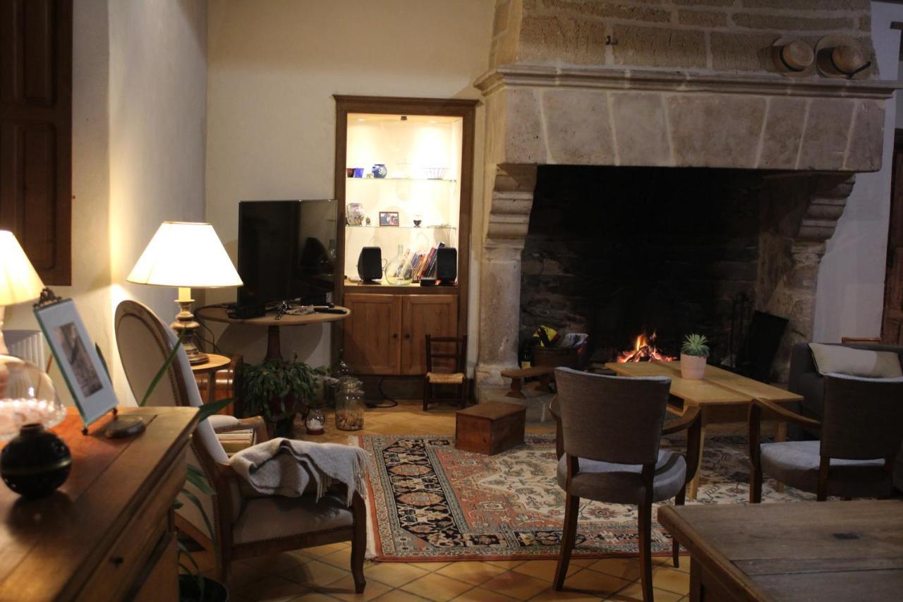 former Sunan airport Manoir De La Ventiniere Bed & Breakfast エクステリア 写真
