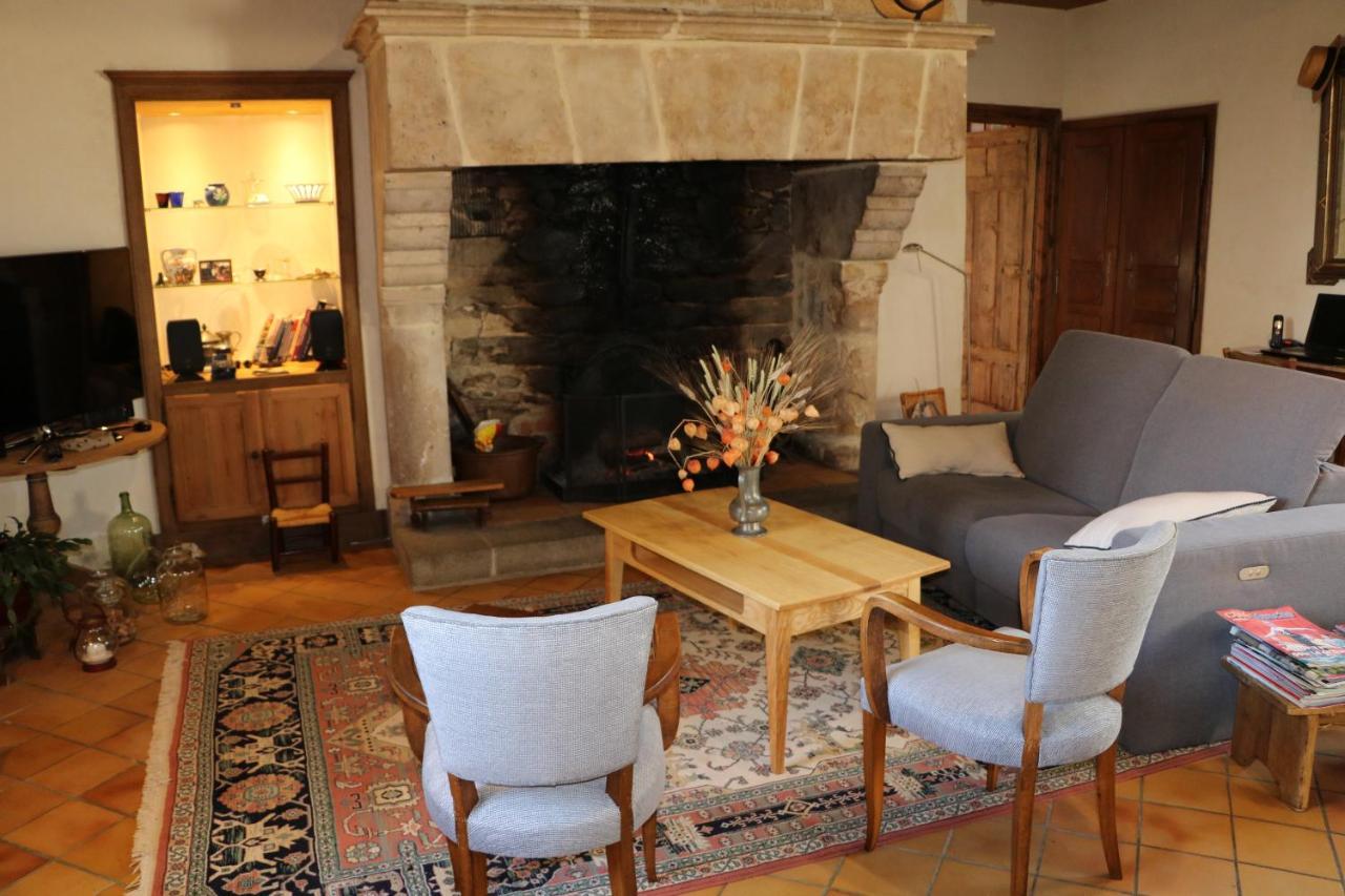former Sunan airport Manoir De La Ventiniere Bed & Breakfast エクステリア 写真