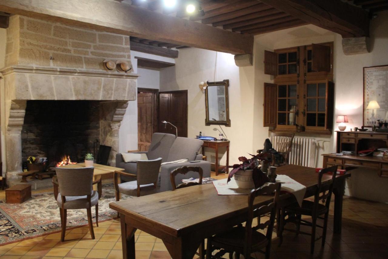 former Sunan airport Manoir De La Ventiniere Bed & Breakfast エクステリア 写真