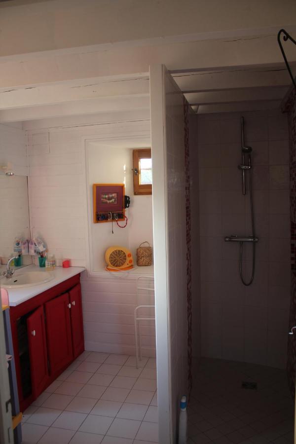 former Sunan airport Manoir De La Ventiniere Bed & Breakfast エクステリア 写真
