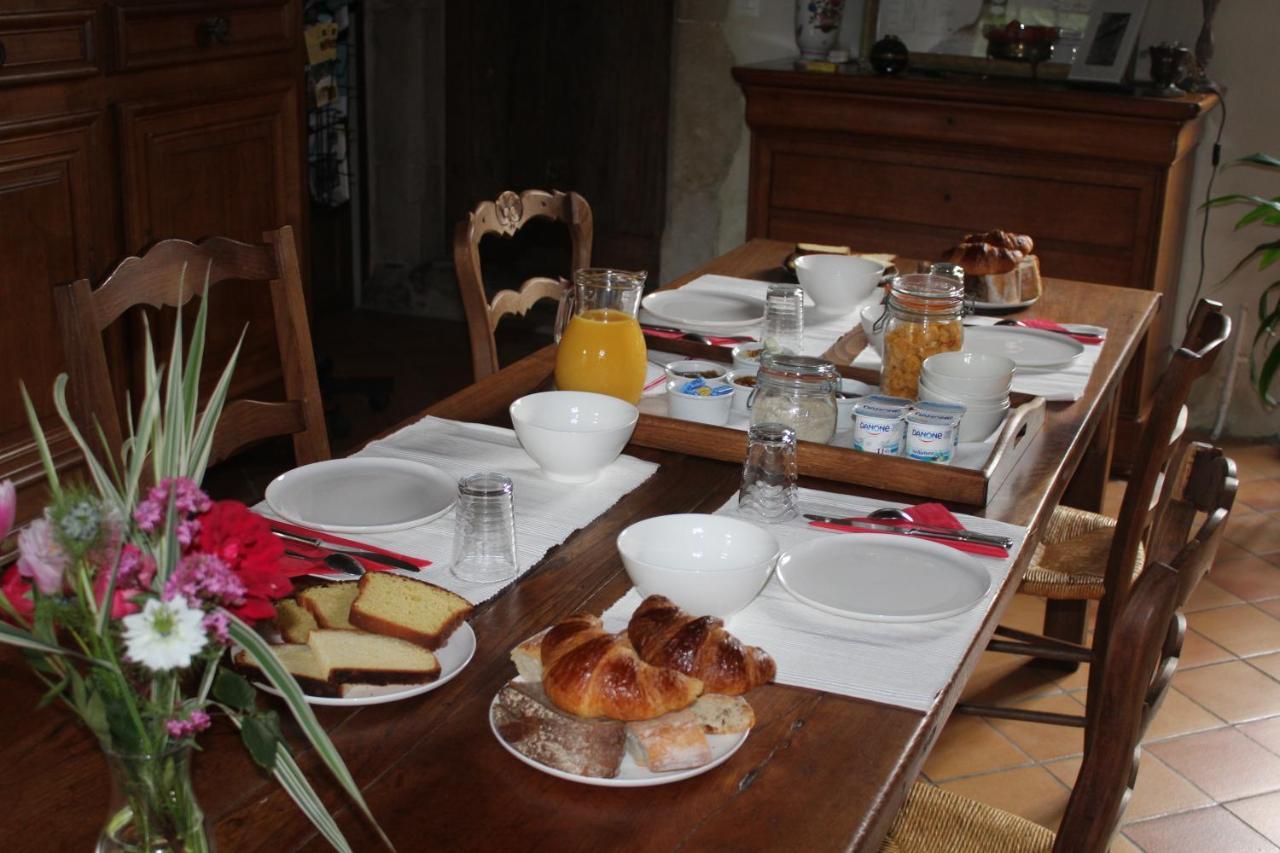 former Sunan airport Manoir De La Ventiniere Bed & Breakfast エクステリア 写真